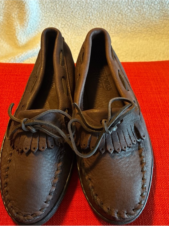 Minnetonka Shoes - Minnetonka Moccasins Brown Moosehide Leather Sz 8.5  Moc Toe Tie Front Moccasins